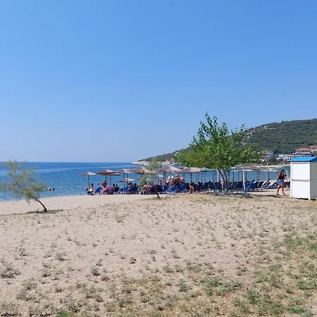 Kiki's Дом отдыха Неа-Карвали